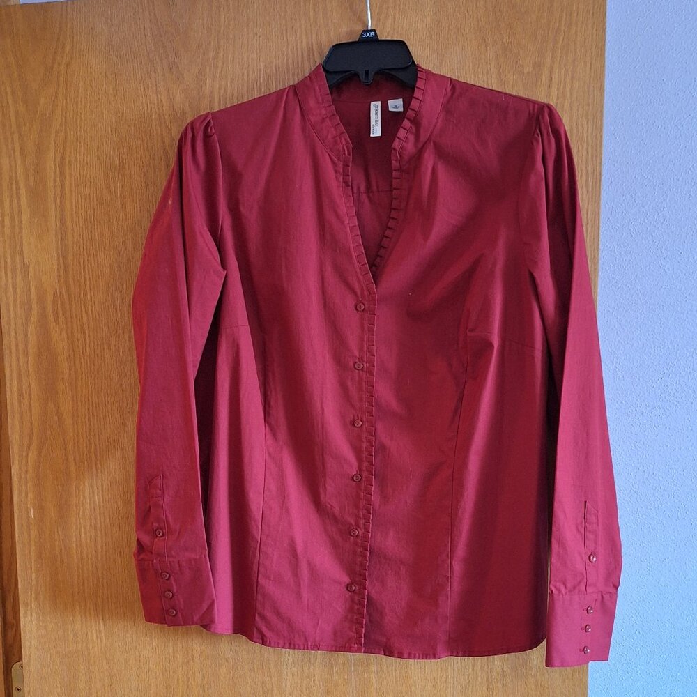 Woman's Long Sleeve Fitted Shirt